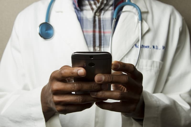 Wie Kliniken Terminausfälle um 50 % reduzieren